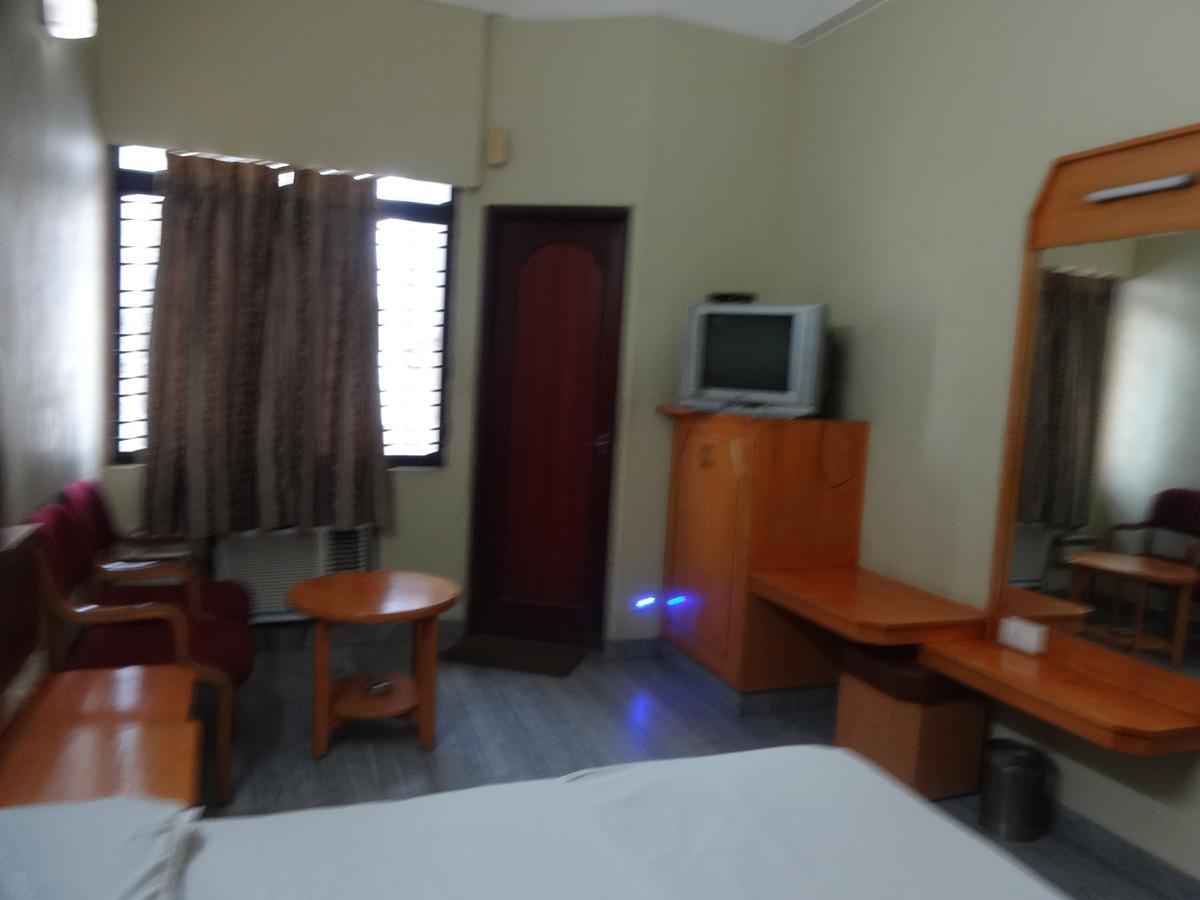 Hotel Pearls Madurai Esterno foto