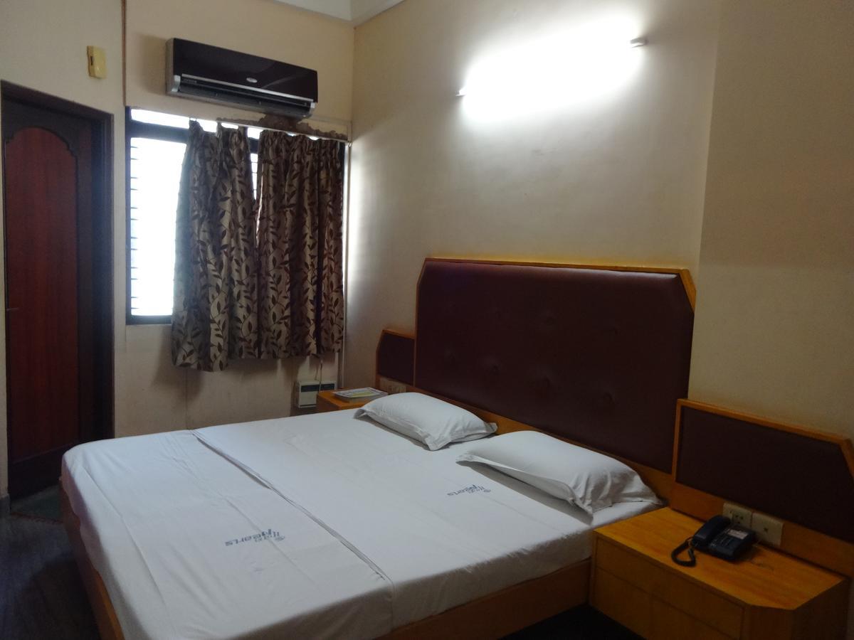Hotel Pearls Madurai Esterno foto