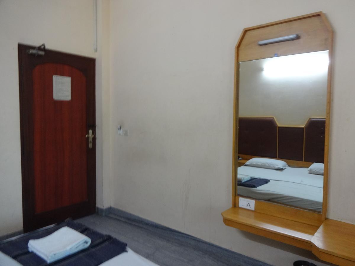 Hotel Pearls Madurai Esterno foto